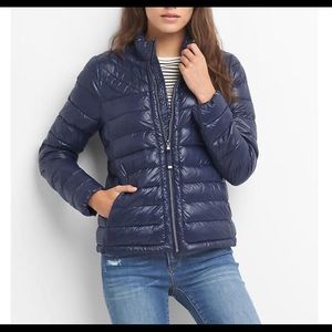 NWT Gap light puffer jacket